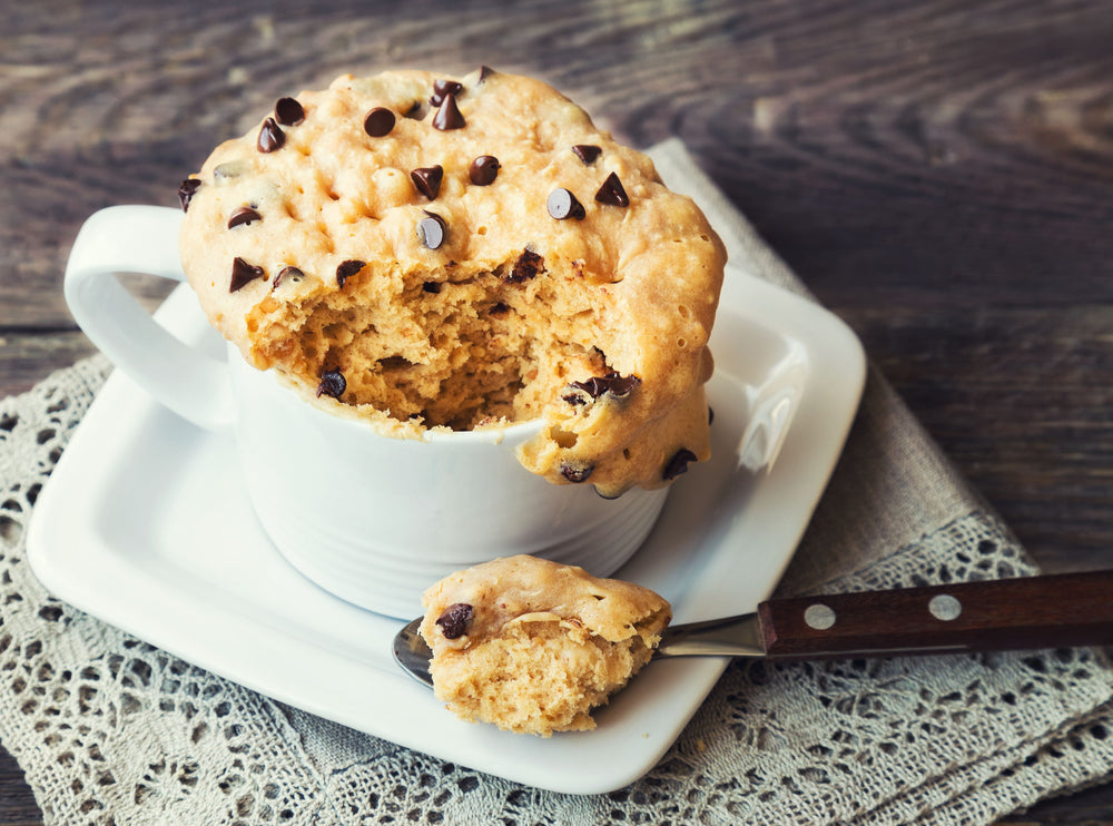 Une recette facile et vraiment rapide d'un mug cookie. Peu d'ingrédient et 30 secondes de cuisson pour un cookie fondant qui se déguste à la cuillère. 
