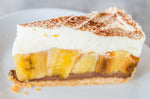 Une recette vegan et sans gluten de Banoffee Pie. Une tarte à la banane recouverte de crème chantilly.